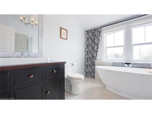 24 Thimbleweed Drive, Bayfield, ON - Indoor Photo Showing Bathroom