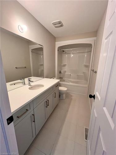 139 Mill Race Crescent, St. Jacobs, ON - Indoor Photo Showing Bathroom