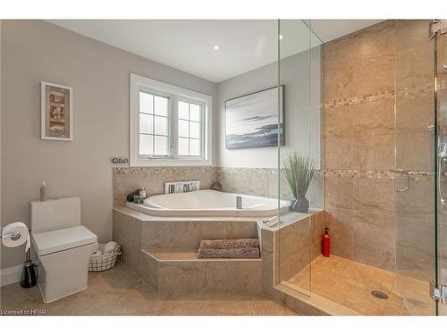 17 Brown Street, Stratford, ON - Indoor Photo Showing Bathroom