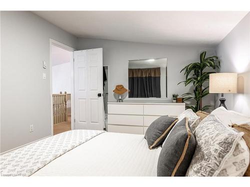 84841 Shamrock Beach Rd, Ashfield-Colborne-Wawanosh, ON - Indoor Photo Showing Bedroom