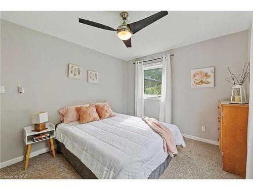 33 Keith Crescent, Bayfield, ON - Indoor Photo Showing Bedroom