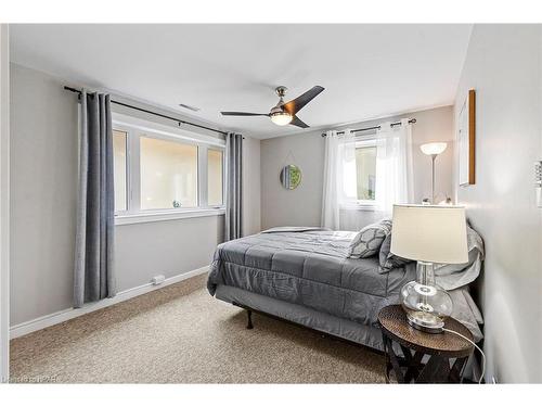 33 Keith Crescent, Bayfield, ON - Indoor Photo Showing Bedroom