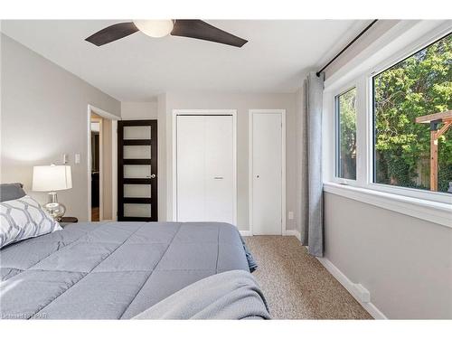 33 Keith Crescent, Bayfield, ON - Indoor Photo Showing Bedroom