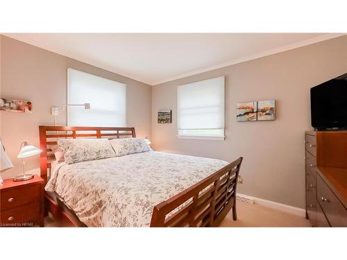 86 Blake Street E, Goderich, ON - Indoor Photo Showing Bedroom