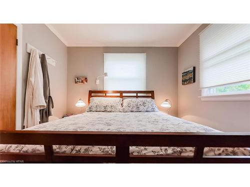 86 Blake Street E, Goderich, ON - Indoor Photo Showing Bedroom