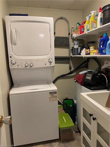 17 Sioux Lane, Meneset, ON - Indoor Photo Showing Laundry Room