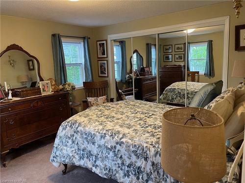 54 Cherokee Lane, Meneset, ON - Indoor Photo Showing Bedroom