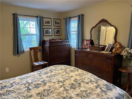54 Cherokee Lane, Meneset, ON - Indoor Photo Showing Bedroom
