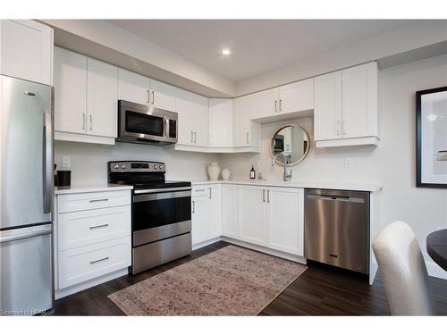 24-3202 Vivian Line, Stratford, ON - Indoor Photo Showing Kitchen