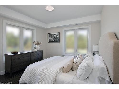 24-3202 Vivian Line, Stratford, ON - Indoor Photo Showing Bedroom