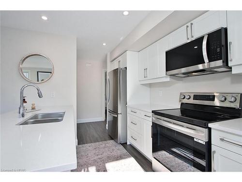 24-3202 Vivian Line, Stratford, ON - Indoor Photo Showing Kitchen With Double Sink