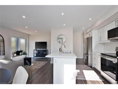 24-3202 Vivian Line, Stratford, ON - Indoor Photo Showing Kitchen