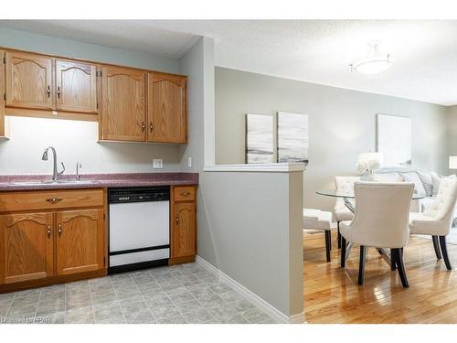 57-300 John St S, Stratford, ON - Indoor Photo Showing Kitchen