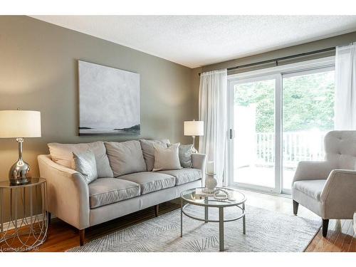 57-300 John St S, Stratford, ON - Indoor Photo Showing Living Room