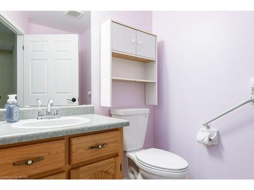 57-300 John St S, Stratford, ON - Indoor Photo Showing Bathroom