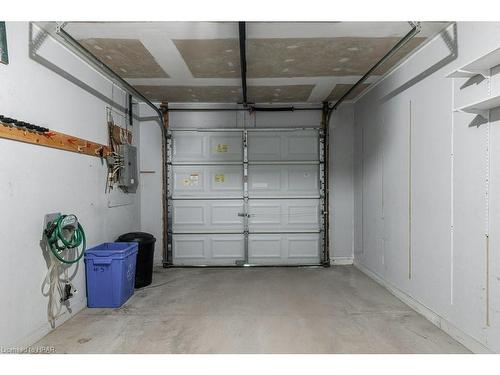 57-300 John St S, Stratford, ON - Indoor Photo Showing Garage