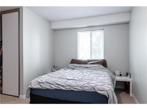 4-84 Church Street, Stratford, ON - Indoor Photo Showing Bedroom