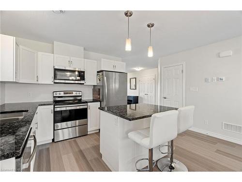 196 Lake Breeze Drive, Ashfield-Colborne-Wawanosh, ON - Indoor Photo Showing Kitchen With Double Sink With Upgraded Kitchen