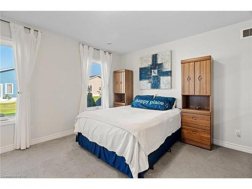 196 Lake Breeze Drive, Ashfield-Colborne-Wawanosh, ON - Indoor Photo Showing Bedroom