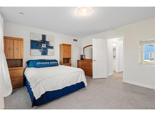 196 Lake Breeze Drive, Ashfield-Colborne-Wawanosh, ON - Indoor Photo Showing Bedroom