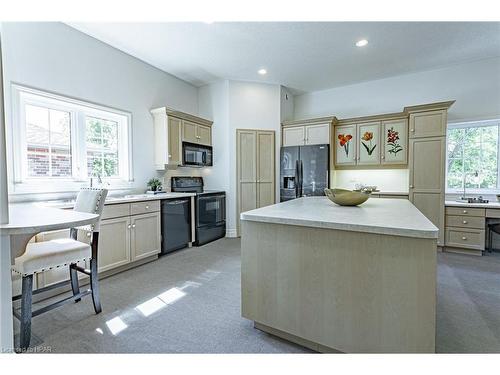 17-59 Eagle Drive, Stratford, ON - Indoor Photo Showing Kitchen