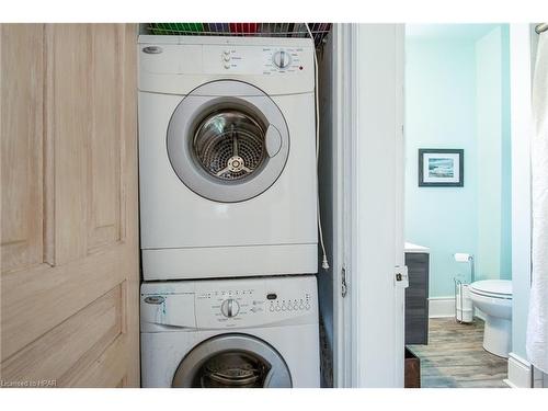 220 Albert Street, Stratford, ON - Indoor Photo Showing Laundry Room