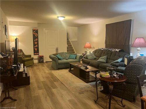 38 John Street, Seaforth, ON - Indoor Photo Showing Living Room