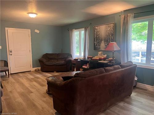 38 John Street, Seaforth, ON - Indoor Photo Showing Living Room