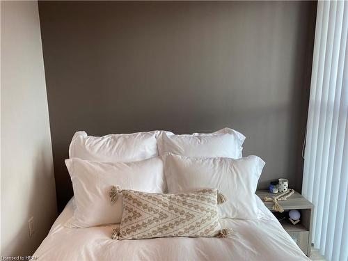 320-257 Hemlock Street, Waterloo, ON - Indoor Photo Showing Bedroom