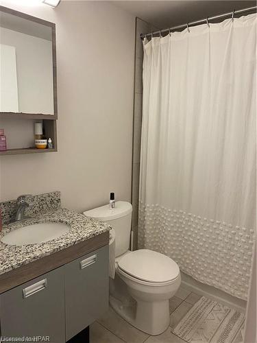 320-257 Hemlock Street, Waterloo, ON - Indoor Photo Showing Bathroom