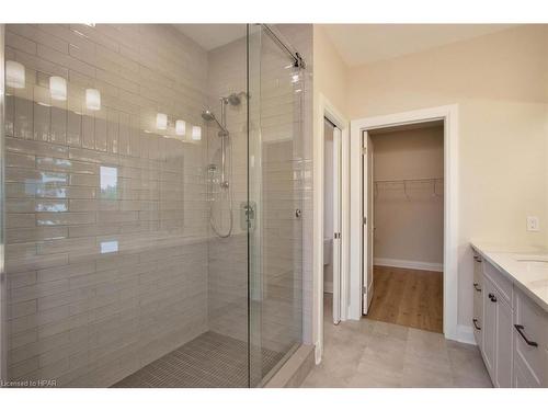 117 Kastner Street, Stratford, ON - Indoor Photo Showing Bathroom