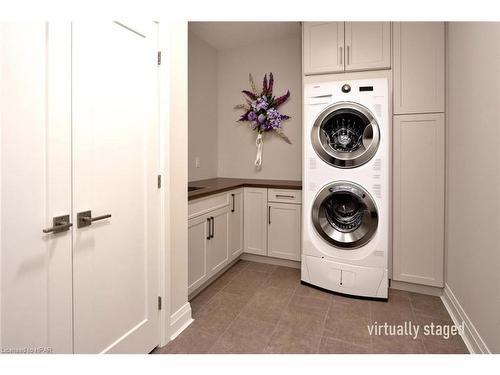 117 Kastner Street, Stratford, ON - Indoor Photo Showing Laundry Room