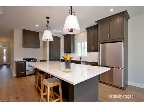 117 Kastner Street, Stratford, ON - Indoor Photo Showing Kitchen With Upgraded Kitchen