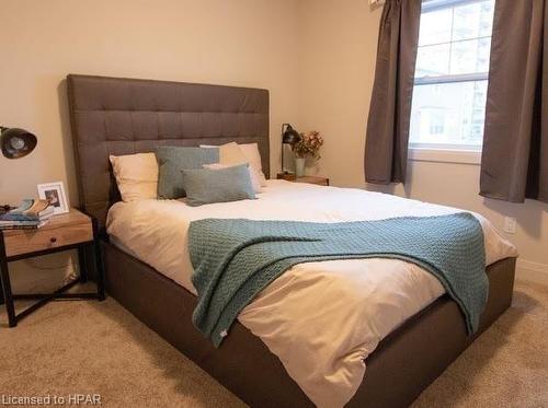 110-3025 Singleton Avenue, London, ON - Indoor Photo Showing Bedroom