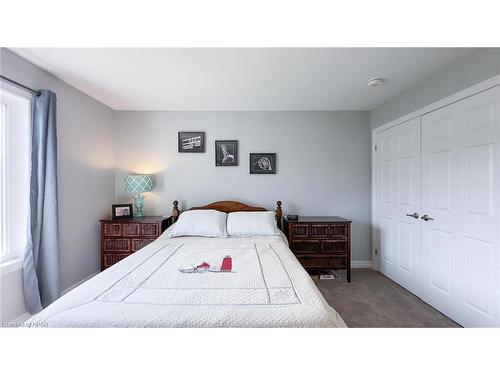 86 Huron Heights Drive N, Ashfield-Colborne-Wawanosh, ON - Indoor Photo Showing Bedroom