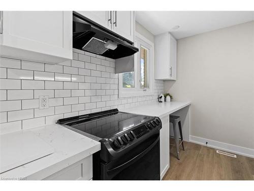 311 Redford Crescent, Stratford, ON - Indoor Photo Showing Kitchen