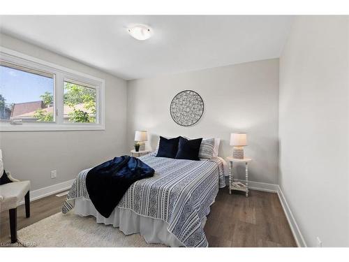 311 Redford Crescent, Stratford, ON - Indoor Photo Showing Bedroom