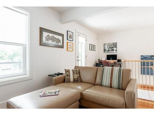 246 William Street, Stratford, ON - Indoor Photo Showing Living Room