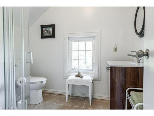 246 William Street, Stratford, ON - Indoor Photo Showing Bathroom