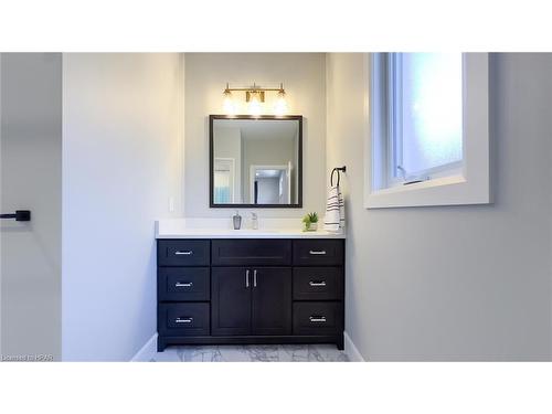 138 Severn Drive, Goderich, ON - Indoor Photo Showing Bathroom