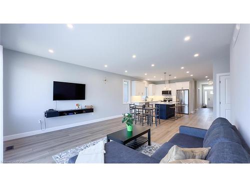 138 Severn Drive, Goderich, ON - Indoor Photo Showing Living Room