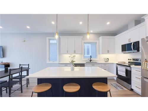 138 Severn Drive, Goderich, ON - Indoor Photo Showing Kitchen With Upgraded Kitchen