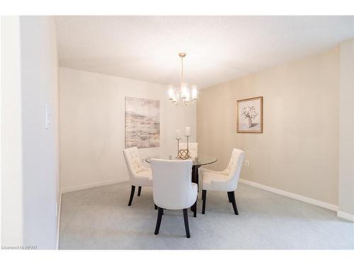 103-11 Cobourg Street, Stratford, ON - Indoor Photo Showing Living Room