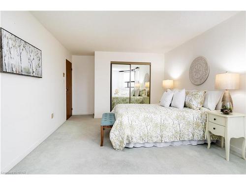 103-11 Cobourg Street, Stratford, ON - Indoor Photo Showing Bedroom