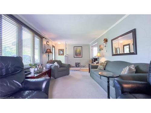 210 South Street, Goderich, ON - Indoor Photo Showing Living Room