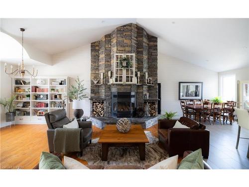 387124 20Th Sideroad, Mono, ON - Indoor Photo Showing Living Room With Fireplace