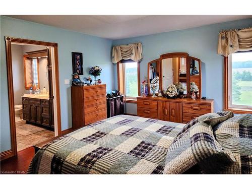 5892 Highway 9, Harriston, ON - Indoor Photo Showing Bedroom