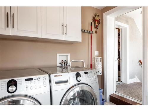 152 St Patrick Street, Stratford, ON - Indoor Photo Showing Laundry Room