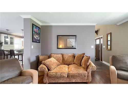 111 Market Street, Seaforth, ON - Indoor Photo Showing Living Room