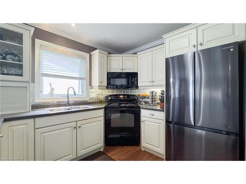 111 Market Street, Seaforth, ON - Indoor Photo Showing Kitchen With Double Sink